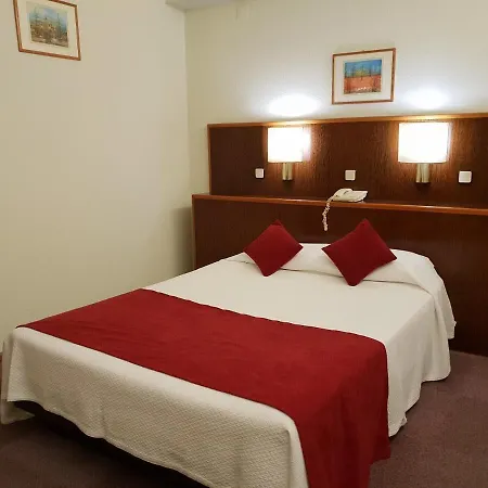 Luso Brasileiro Hotel 2*