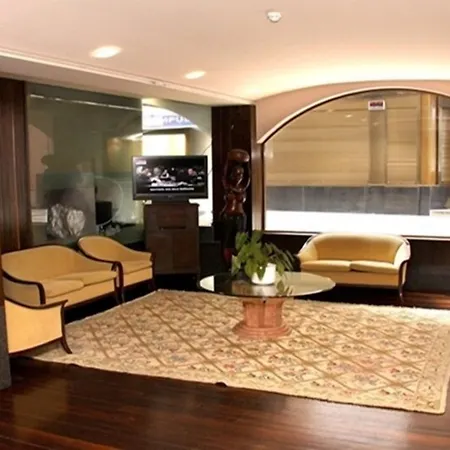 Luso Brasileiro Hotel 2*