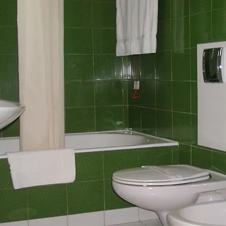 Luso Brasileiro Hotel 2*