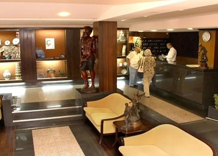 Luso Brasileiro Hotel 2*